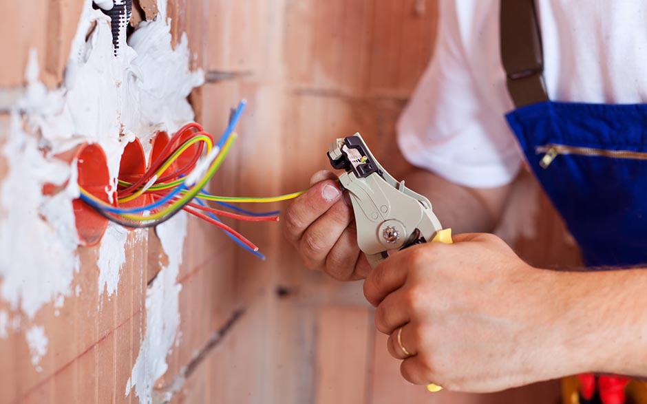 électricien de maintenance Paris 3